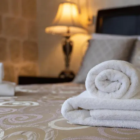 Queen Teuta Luxury 3* Σπλιτ