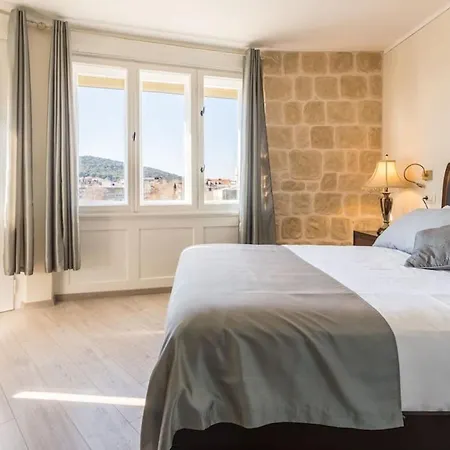 Queen Teuta Luxury * Split