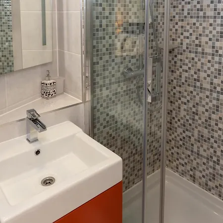 Queen Teuta Luxury 3* Split