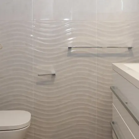 Queen Teuta Luxury بيت ضيافة 3*