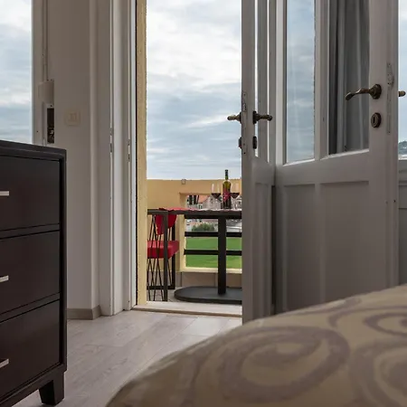 Queen Teuta Luxury 3* Split