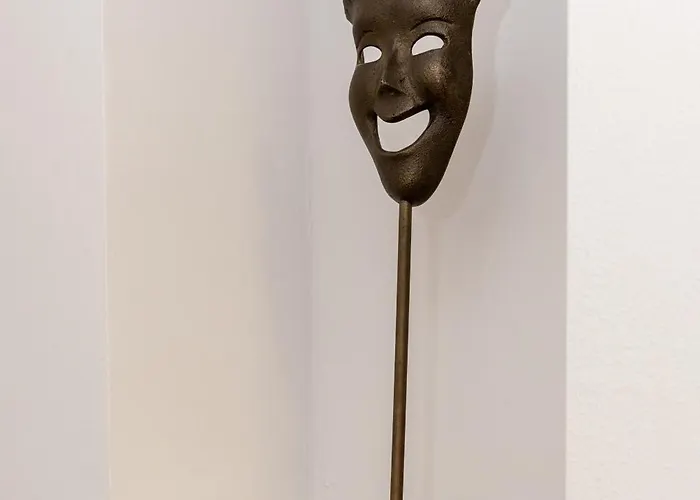 Queen Teuta Luxury Split