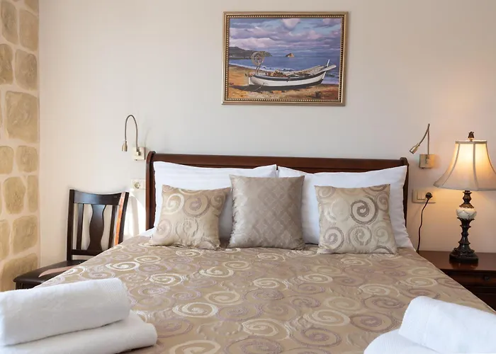 Gasthuis Queen Teuta Luxury