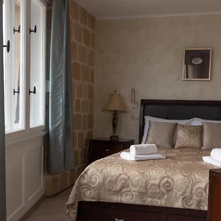 Queen Teuta Luxury 3* ספליט