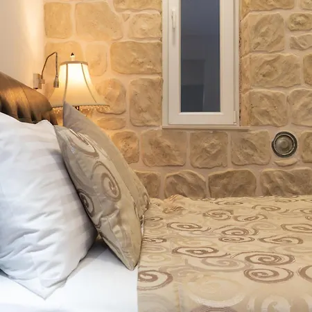 Queen Teuta Luxury בית הארחה ספליט