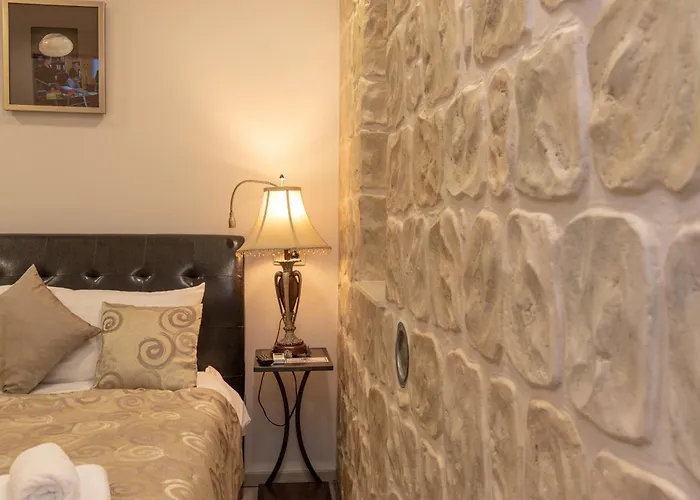Gasthof Queen Teuta Luxury